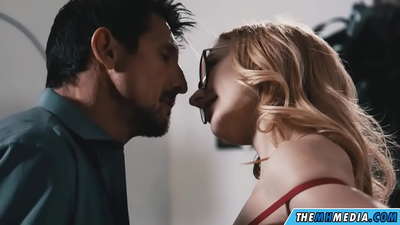 رومانتيک جنس د slutty سرو زرو سره